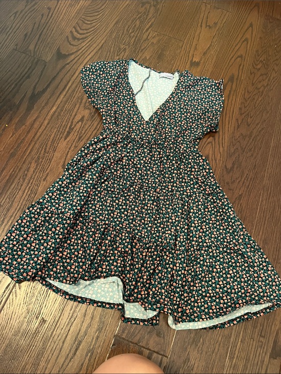 Urban Outfitters Dresses & Skirts - Urban Outfitters Green Floral V-Neck Smocked Waist Dress